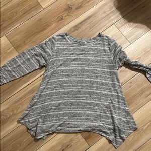 ⭐️ 2/$5 Gray Striped Women's Top